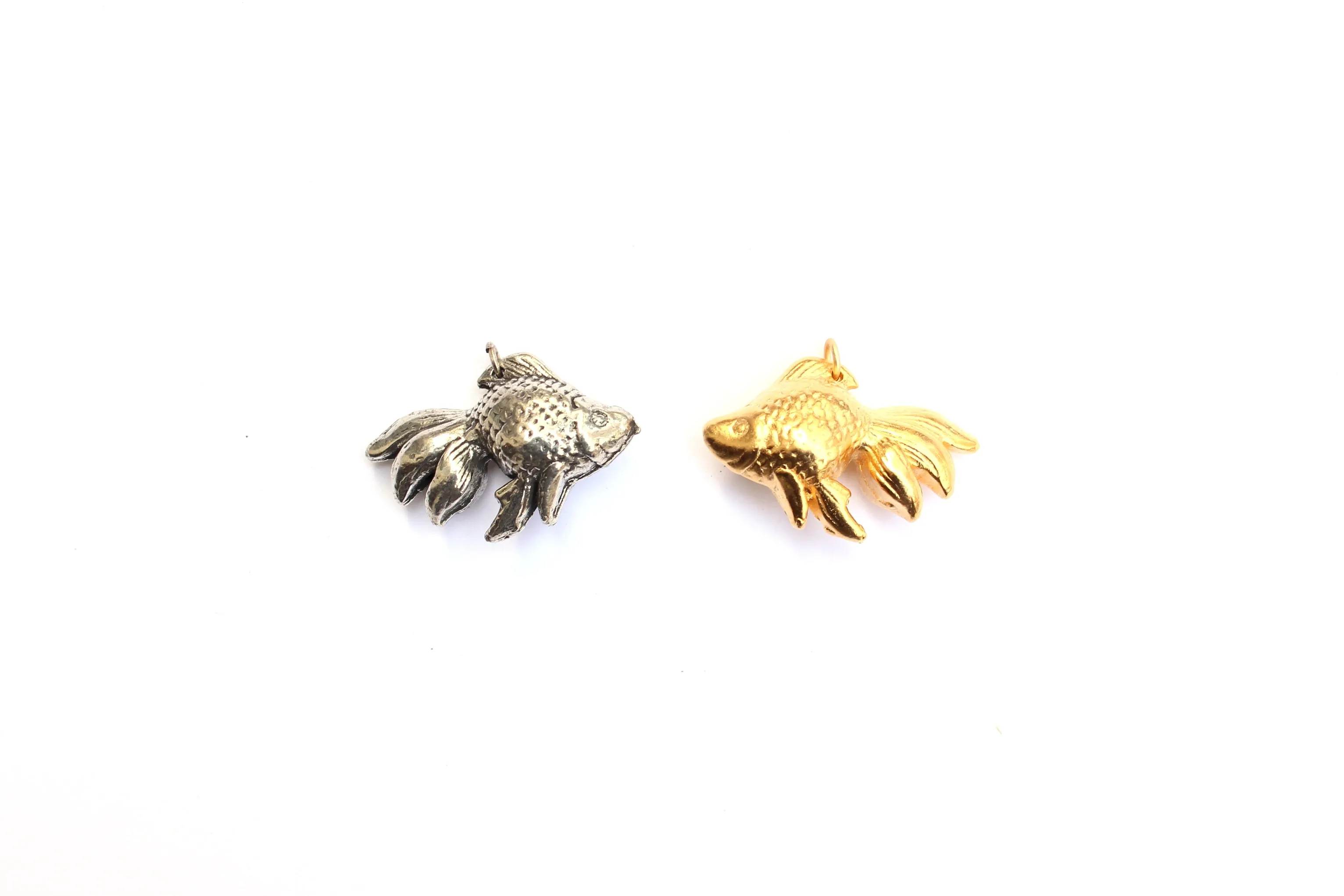 3-Dimensional Antique Replica Fantail Goldfish Pendant in Britannium