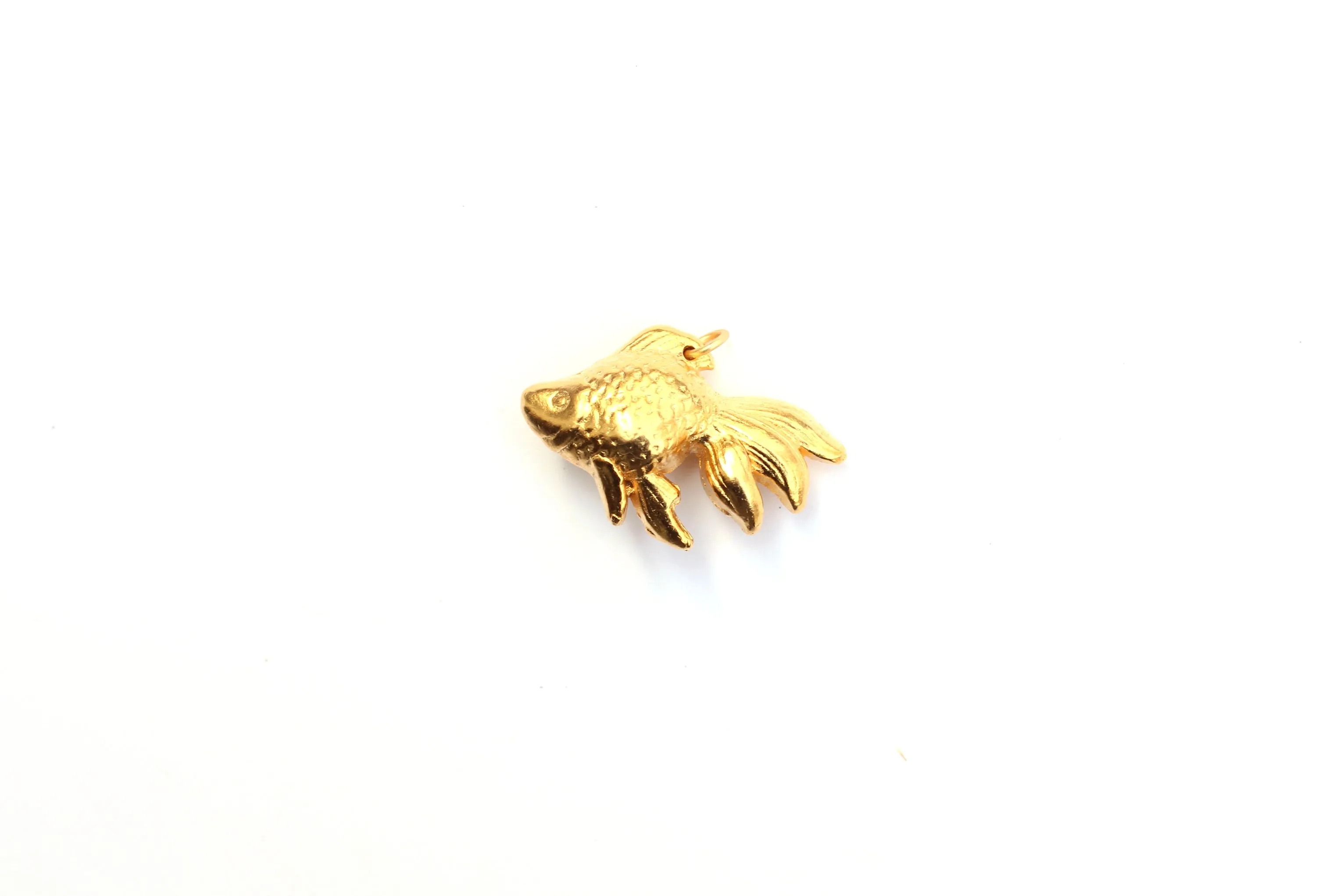 3-Dimensional Antique Replica Fantail Goldfish Pendant in Britannium