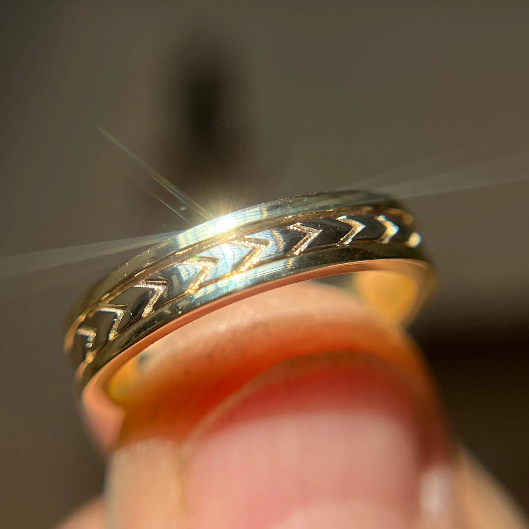 Arrows Spinner Band