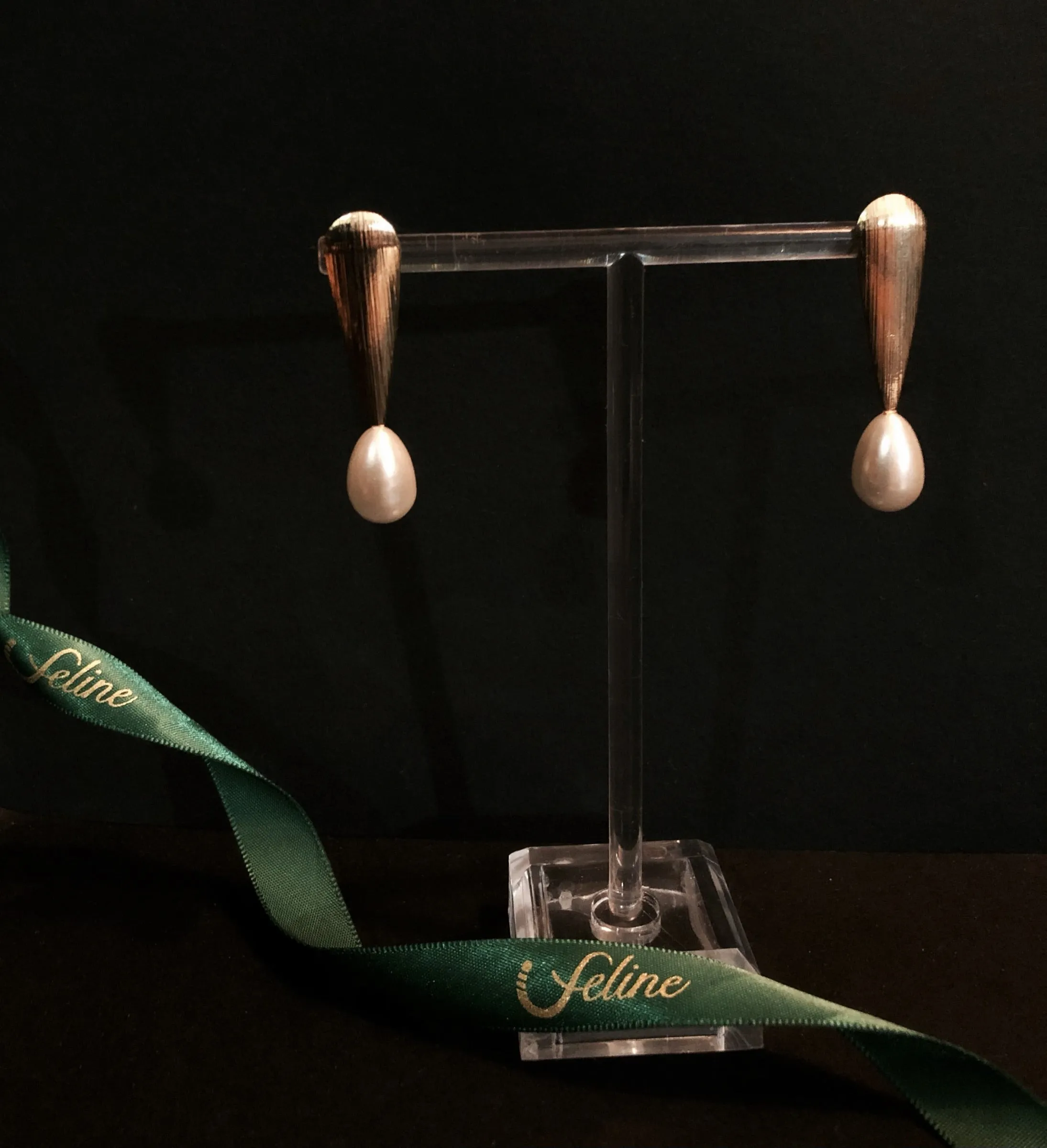 Block Bauer Pearl Earrings