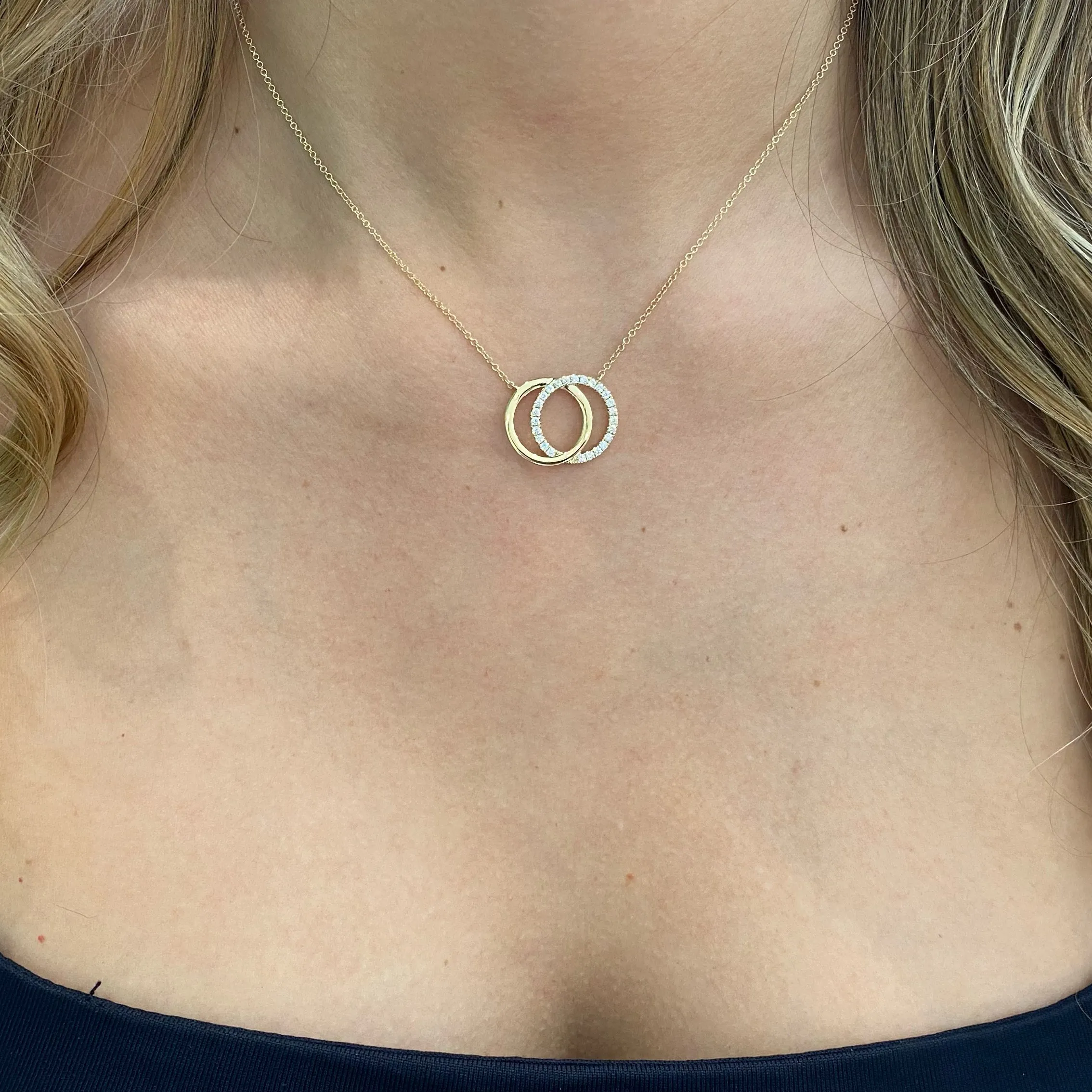 Diamond & Gold Interlocking Circles Necklace