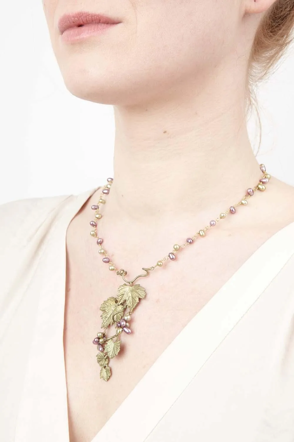 Grape Vines Necklace - Single Pearl
