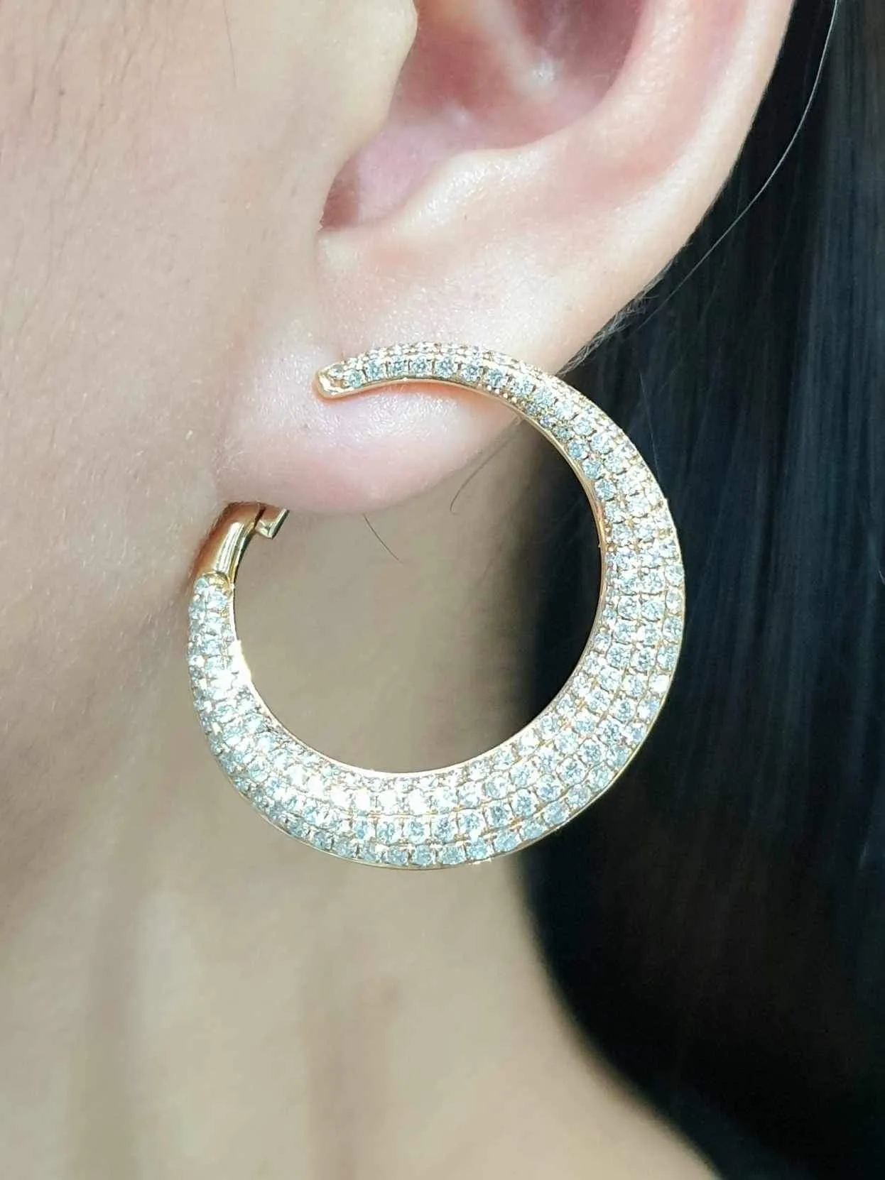 The Ivana Golden Crescent Moon Diamond Earrings 18kt | Editor’s Pick